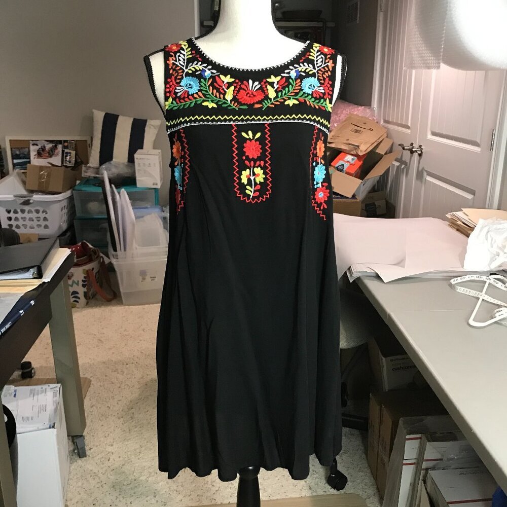 Women's Black, embroidered Jodifl Sleeveless Shift Dress Size S